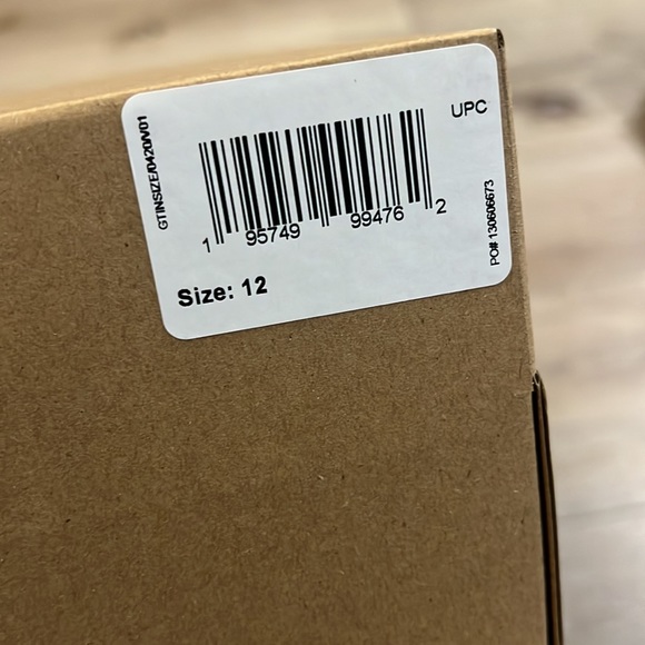 Yeezy Foam Runners - Picture 7 of 7